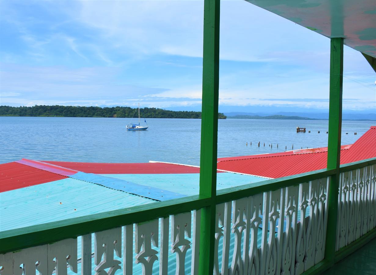 Hostal Green Coast Carenero Island Exterior foto