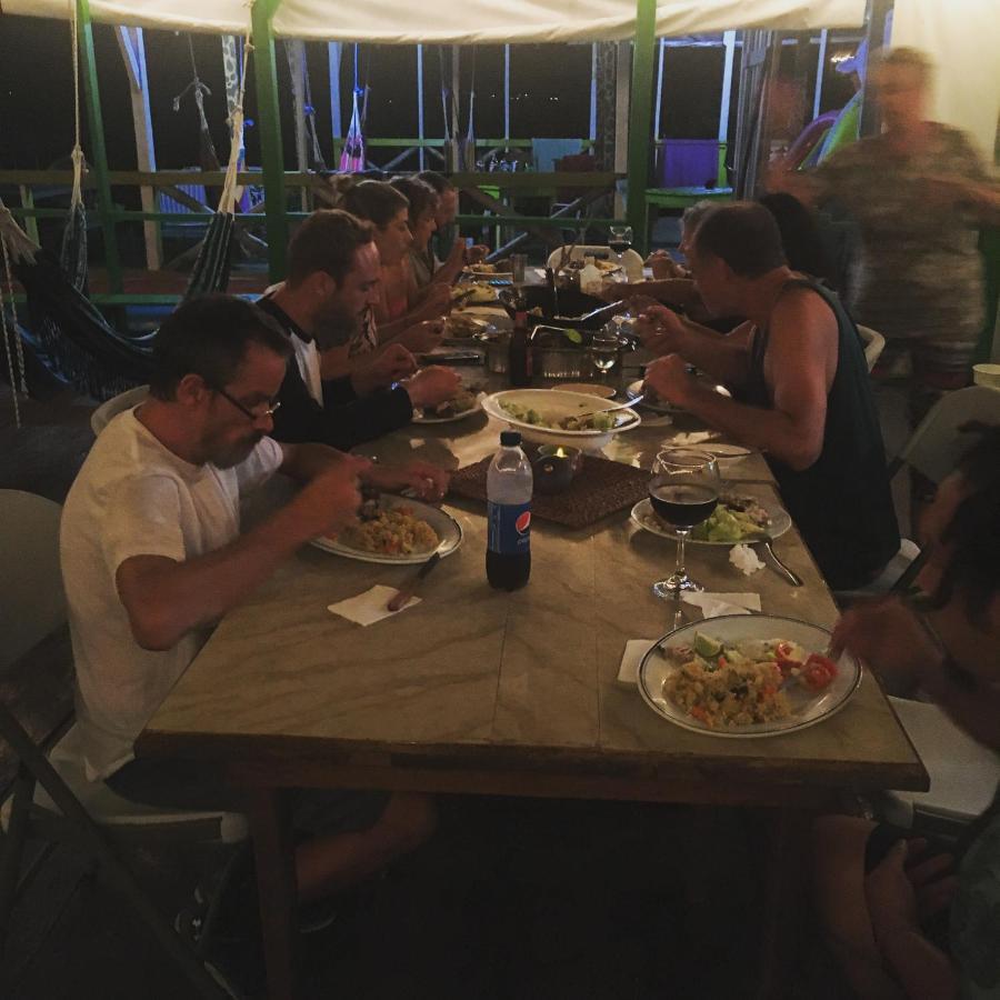 Hostal Green Coast Carenero Island Exterior foto